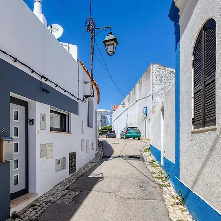 Casa vacanze Little House In Centre Of Alvor